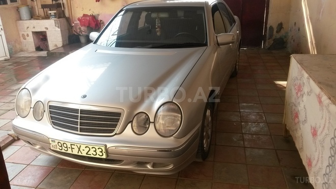 Mercedes E 220 2000, 150,000 km - 2.2 l - Ağstafa