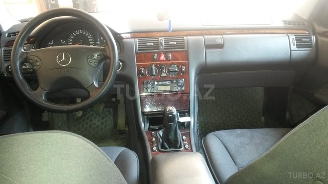 Mercedes E 220 2000, 150,000 km - 2.2 l - Ağstafa
