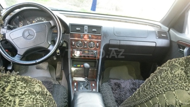 Mercedes C 180 1996, 236,900 km - 1.8 l - Bakı