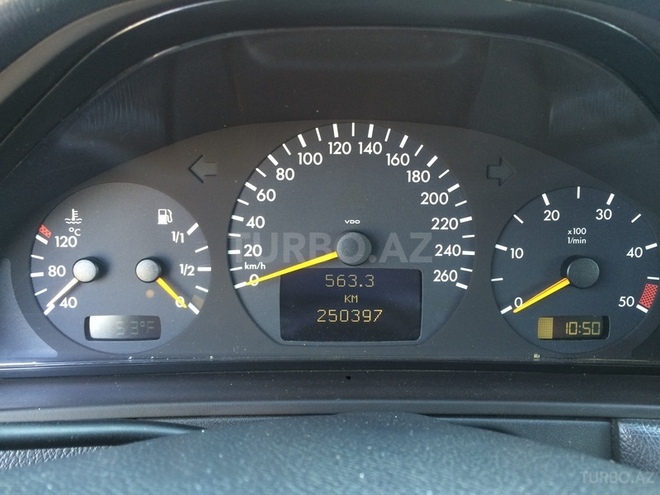 Mercedes E 270 2000, 250,000 km - 2.7 л - Goranboy