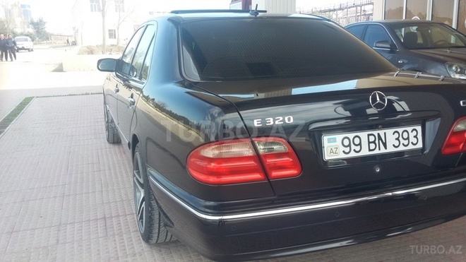 Mercedes E 320 2000, 235,000 km - 3.2 l - Sumqayıt