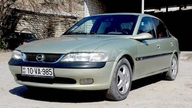 Opel Vectra 1995, 260,000 km - 1.8 l - Bakı