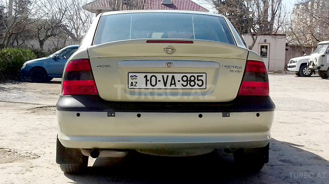 Opel Vectra 1995, 260,000 km - 1.8 l - Bakı