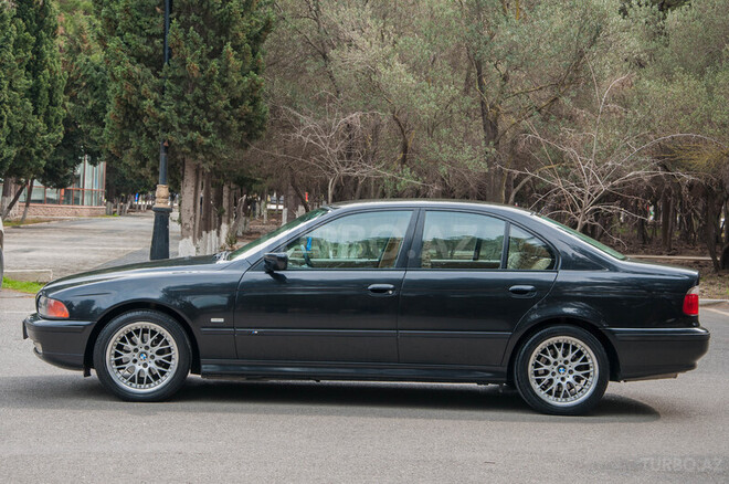 BMW 528 1998, 185,000 km - 2.8 л - 