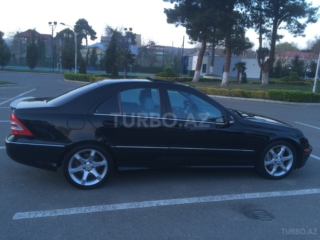Mercedes C 250 2006, 129,000 km - 2.5 l - Mingəçevir