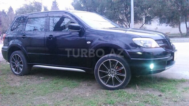Mitsubishi Outlander 2004, 257,078 km - 2.4 л - Sumqayıt
