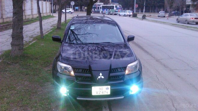 Mitsubishi Outlander 2004, 257,078 km - 2.4 л - Sumqayıt