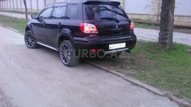 Mitsubishi Outlander 2004, 257,078 km - 2.4 л - Sumqayıt