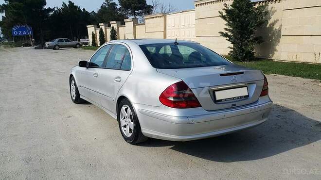 Mercedes E 220 2003, 267,000 km - 2.2 л - Bakı