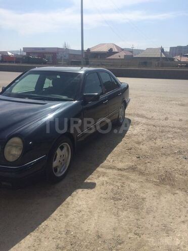 Mercedes E 230 1996, 210,000 km - 2.3 l - Bakı