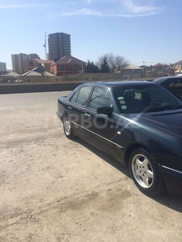 Mercedes E 230 1996, 210,000 km - 2.3 l - Bakı