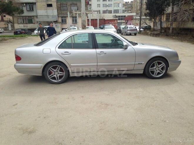 Mercedes E 240 2001, 259,000 km - 2.4 l - Bakı