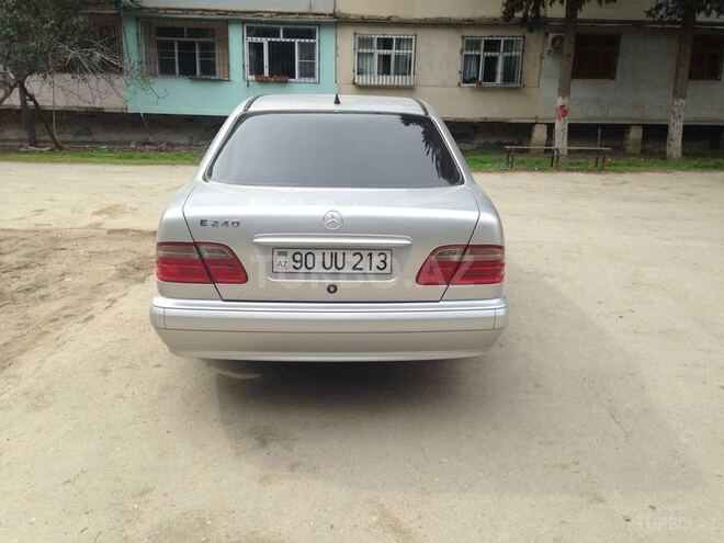 Mercedes E 240 2001, 259,000 km - 2.4 l - Bakı