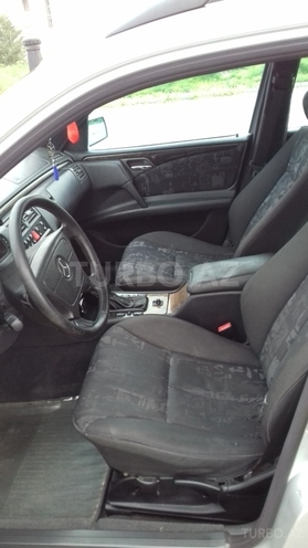 Mercedes E 240 1999, 191,200 km - 2.4 л - Bakı