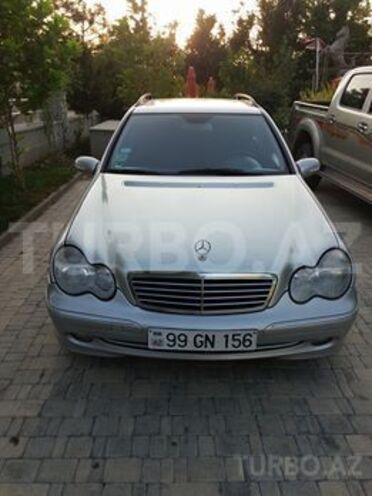 Mercedes C 180 2002, 219,000 km - 2.0 l - Salyan