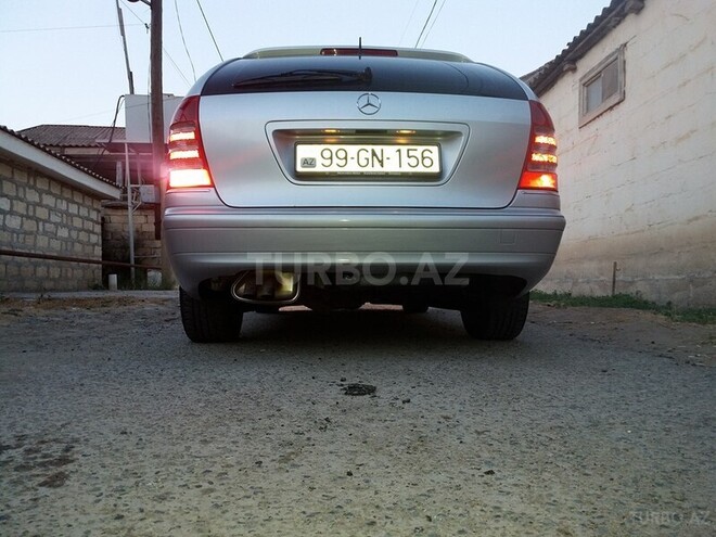 Mercedes C 180 2002, 219,000 km - 2.0 l - Salyan