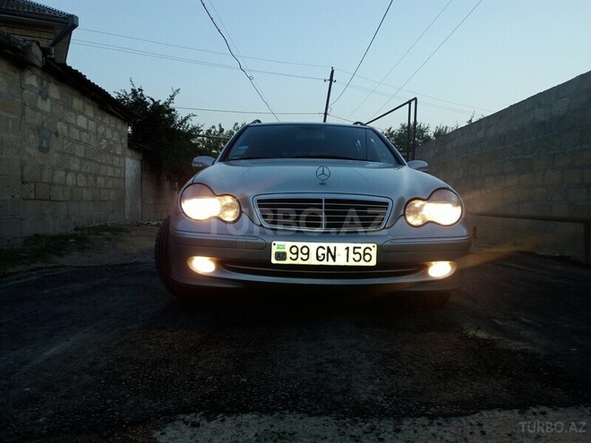 Mercedes C 180 2002, 219,000 km - 2.0 l - Salyan