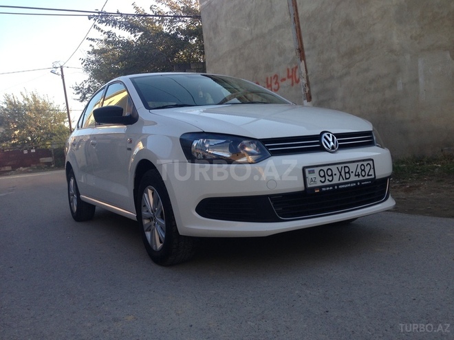 Volkswagen Polo 2013, 64,000 km - 1.6 l - Sumqayıt