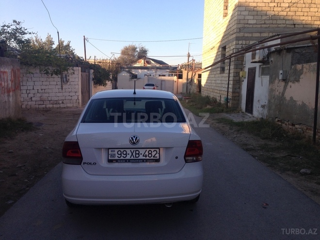 Volkswagen Polo 2013, 64,000 km - 1.6 l - Sumqayıt