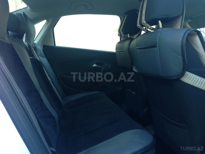 Volkswagen Polo 2013, 64,000 km - 1.6 l - Sumqayıt