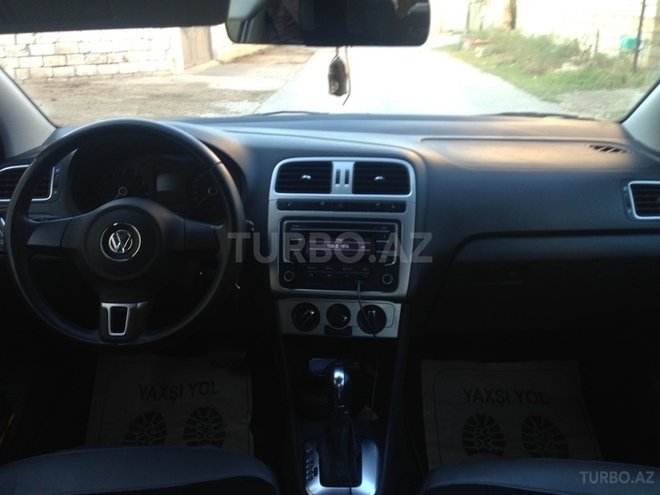 Volkswagen Polo 2013, 64,000 km - 1.6 l - Sumqayıt