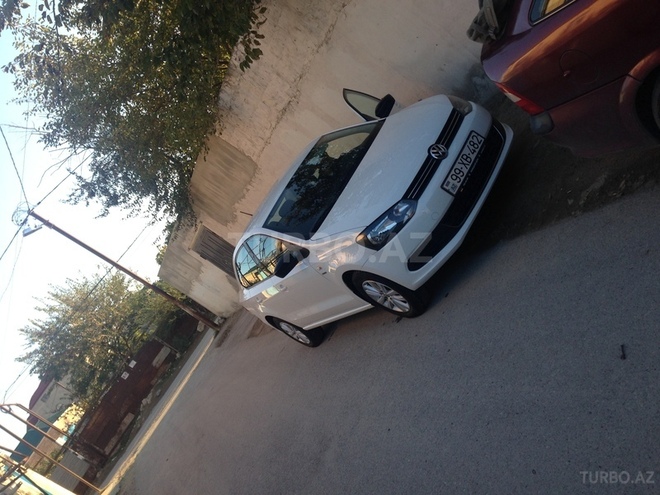 Volkswagen Polo 2013, 64,000 km - 1.6 l - Sumqayıt