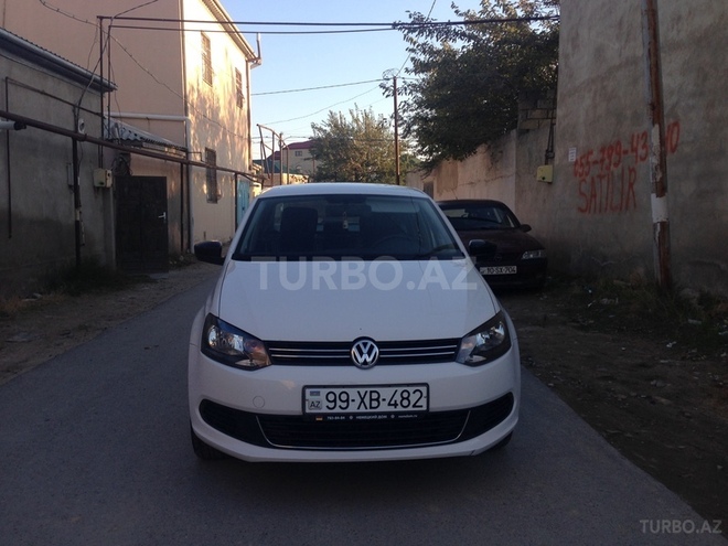Volkswagen Polo 2013, 64,000 km - 1.6 l - Sumqayıt