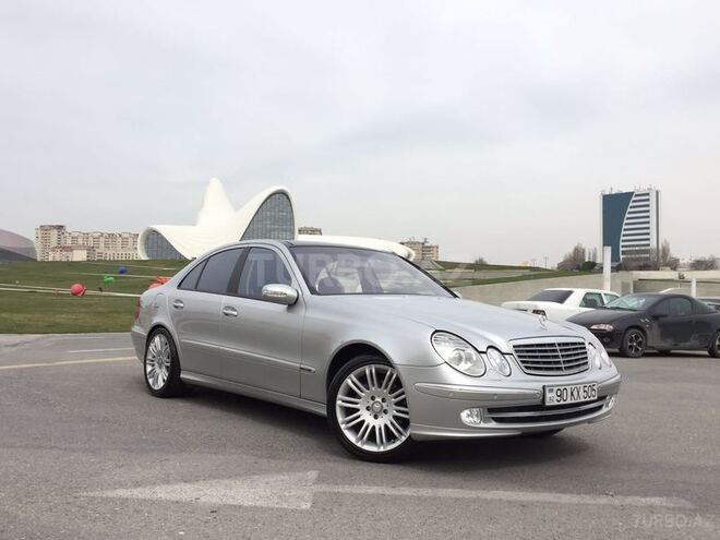 Mercedes E 320 2002, 201,000 km - 3.2 l - Bakı