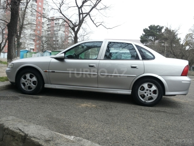 Opel Vectra 1999, 225,000 km - 1.6 l - Sumqayıt