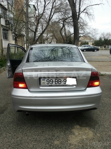 Opel Vectra 1999, 225,000 km - 1.6 l - Sumqayıt
