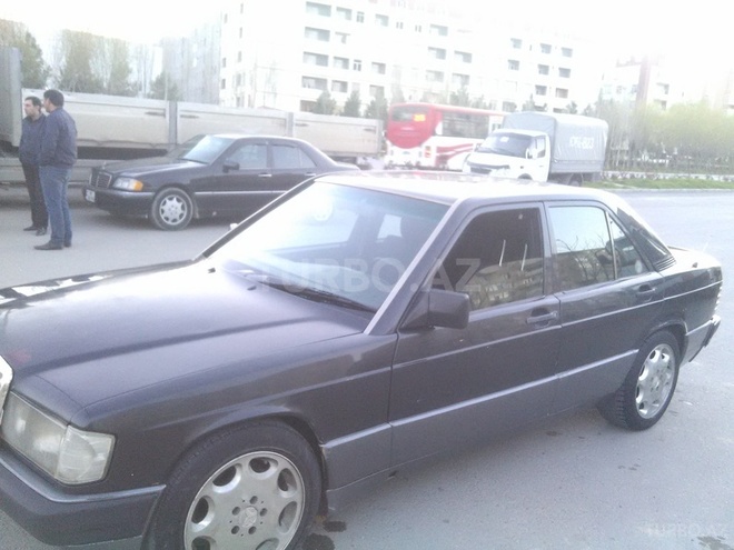 Mercedes 190 1992, 250,000 km - 2.0 l - Bakı
