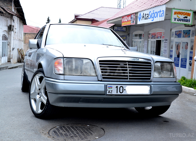 Mercedes E 220 1995, 430,000 km - 2.2 l - Şəki