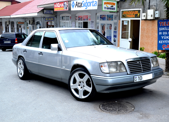 Mercedes E 220 1995, 430,000 km - 2.2 l - Şəki