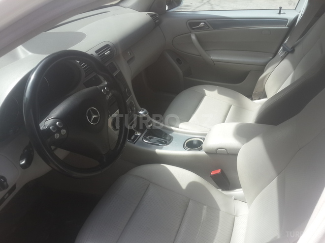 Mercedes C 230 2005, 135,933 km - 2.5 l - Bakı