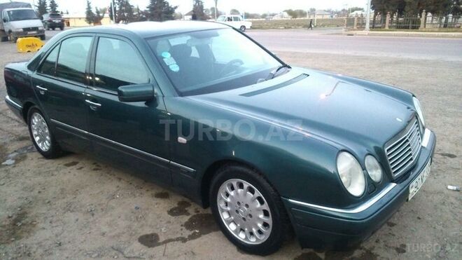 Mercedes E 220 1999, 284,000 km - 2.2 l - Saatlı