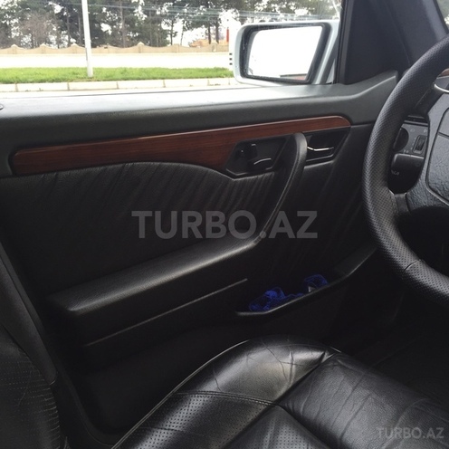Mercedes C 220 1994, 179,000 km - 2.2 л - Bakı