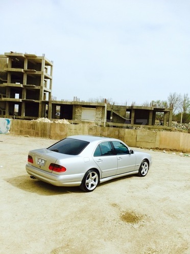 Mercedes E 320 2001, 198,000 km - 3.2 l - Bakı