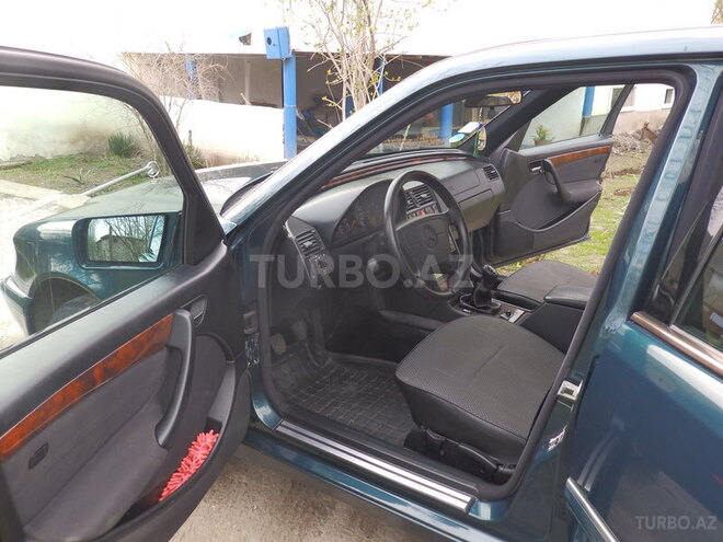 Mercedes C 180 1998, 250,000 km - 1.8 l - Qəbələ