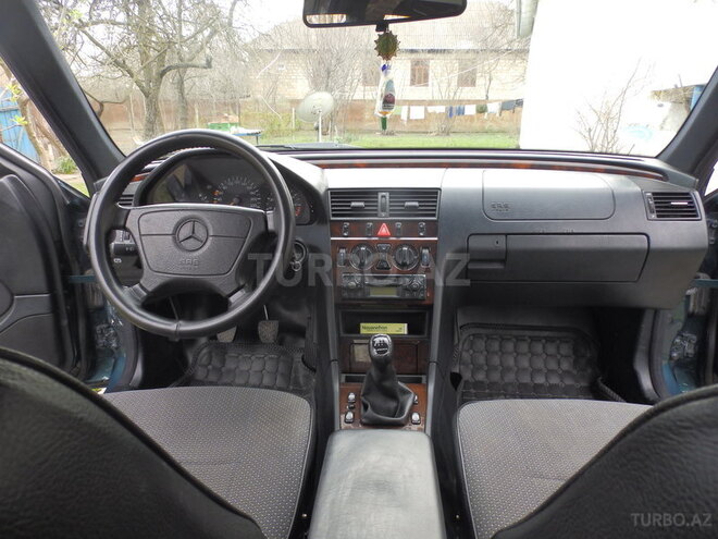 Mercedes C 180 1998, 250,000 km - 1.8 l - Qəbələ