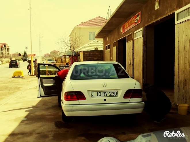 Mercedes E 230 1995, 334,599 km - 2.3 l - Bakı
