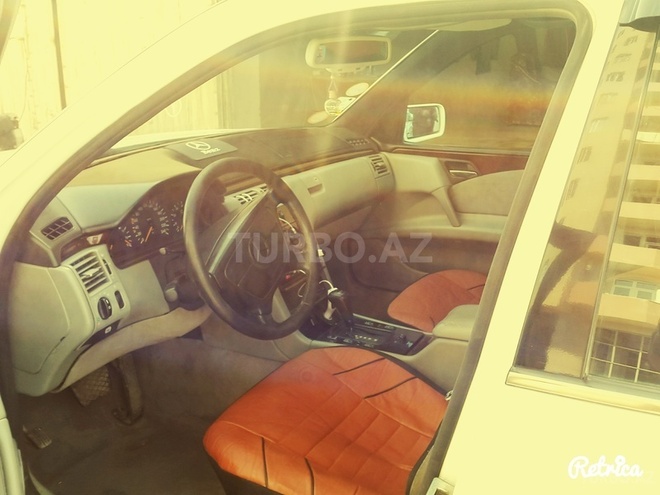 Mercedes E 230 1995, 334,599 km - 2.3 l - Bakı