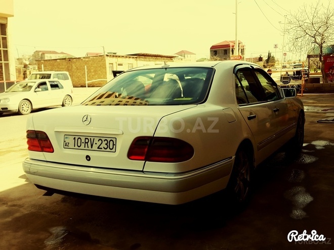 Mercedes E 230 1995, 334,599 km - 2.3 l - Bakı