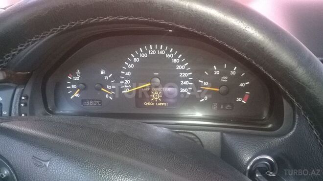 Mercedes E 270 2001, 156,000 km - 2.7 l - Bakı