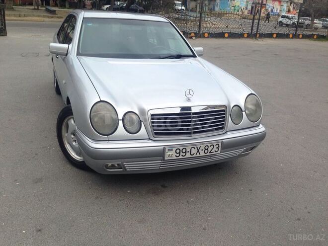 Mercedes E 220 1999, 234,000 km - 2.2 l - Bakı