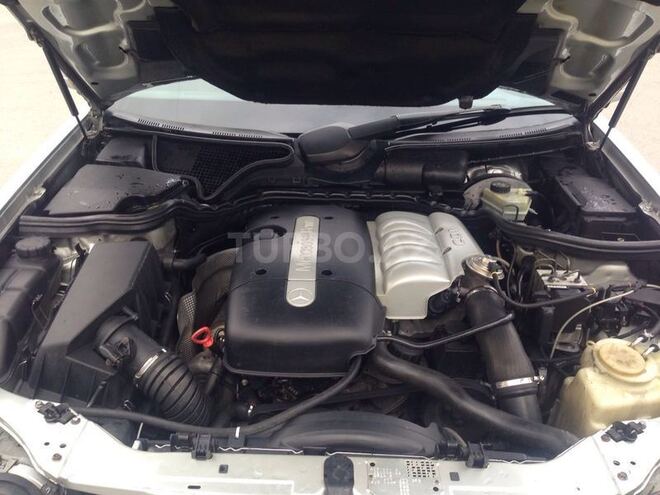 Mercedes E 220 1999, 234,000 km - 2.2 l - Bakı