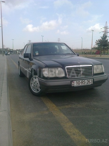 Mercedes E 220 1993, 450,000 km - 2.2 l - Bakı