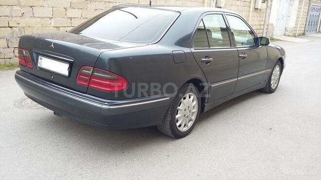 Mercedes E 220 1999, 327,800 km - 2.2 л - Bakı