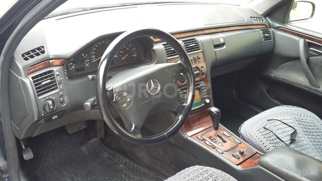 Mercedes E 220 1999, 327,800 km - 2.2 л - Bakı