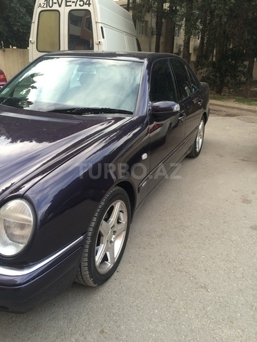 Mercedes E 240 1999, 255,000 km - 2.4 l - Bakı