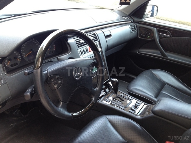 Mercedes E 320 2001, 148,000 km - 3.2 l - Lənkəran